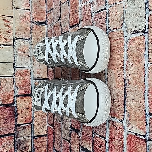 CONVERSE ALL-STAR CHUCK TAYLOR LOWTOP SHOES,  WOMANS SIZE 5 (YOUTH3) - Picture 4 of 13